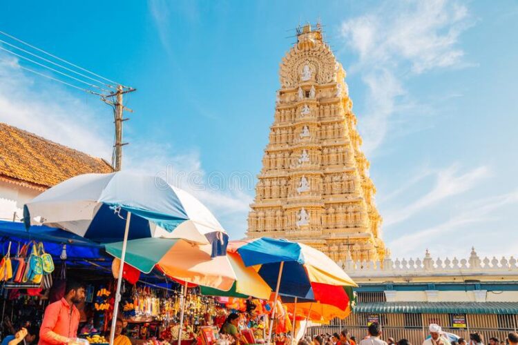 Chamundeshwari temple surrounidng Mysore