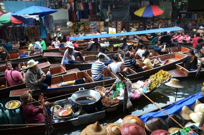 Great View of Colourful floating market in Bangkok