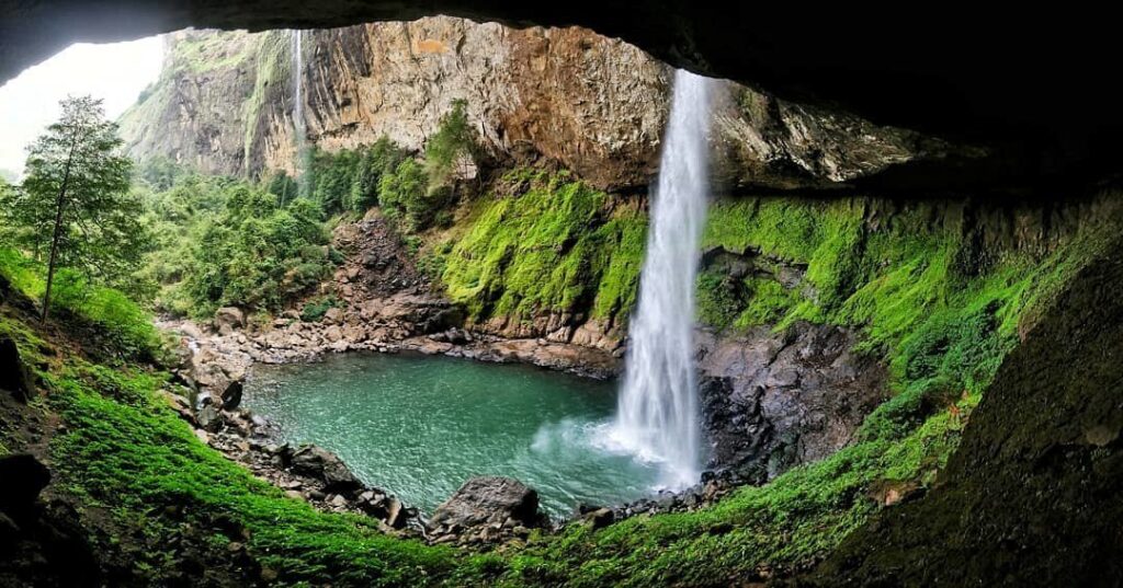 Devkund Waterfall TRek Maharastra