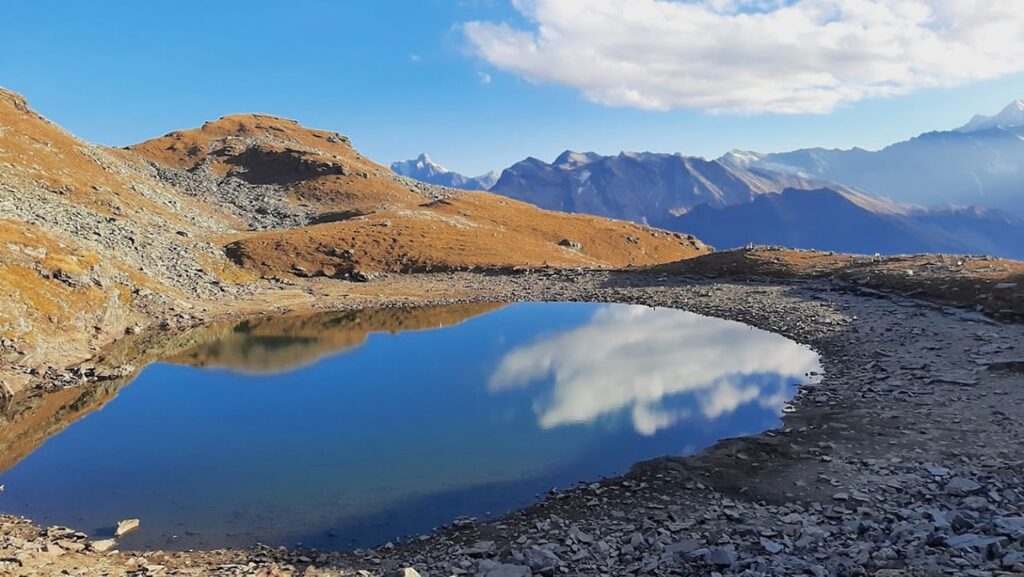 Bhrigu Lake Trek thrugh Himalayas