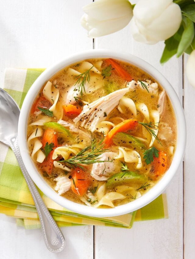 10 Yummiest Chicken Soup Recipe For This Winter Season